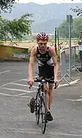 triathlète en fin de parcours velo