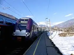 Automotrice TER (Z 24500) sur la voie d'évitement de la gare.