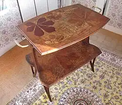 Table à thé, circa 1902.