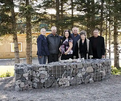 La municipalité d’Hébertville-Station a officialisé son adhésion au projet de La Grande Marche des Tacons Sites en inaugurant son monument qui se trouve à l’Auberge La Martingale à Saint-Honoré.