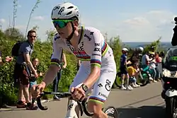 Tadej Pogačar en solitaire sur Liège-Bastogne-Liège 2025.