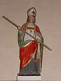 Statue d'un saint évêque.