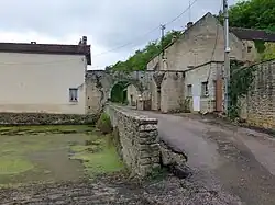 Une rue du village.