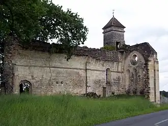 Vue sud des ruines de l'église de Montarouch (juin&nbsp;2013).