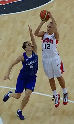 Face à Diana Taurasi lors de la finale olympique de Londres.