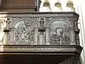 Exemple des bas-reliefs (2e et 3e&nbsp;panneau).