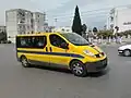 Taxi collectif : Ce véhicule peut transporter huit passagers. Son activité se concentre dans une agglomération urbaine. La tarification suit le principe de celle du louage. On le trouve dans une station dédiée.