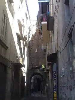 Arche au-dessus de la Via dell'Anticaglia.