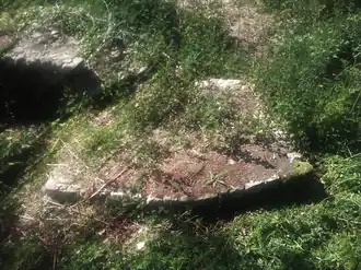 Le temple de Trégouzel : restes d'un contrefort.