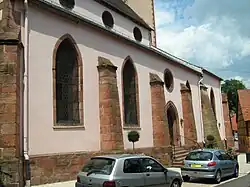 Nef latérale vue depuis le parvis de l'église.
