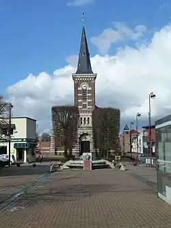 Parvis de l'église Saint-Martin.