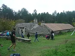 À la sortie du ravitaillement de ferme du Cade sur le Marathon des Causses 2015