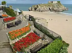 St Catherine's Island avec sa promenade, Tenby, Pembrokeshire.
