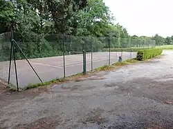 Terrain de tennis communal et public de Priziac.