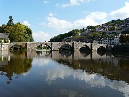 Le Vieux pont sur la Vézère.