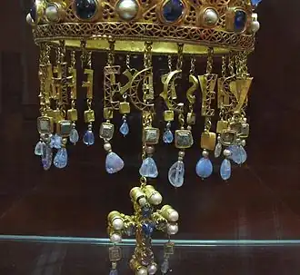 Détail de la couronne votive.