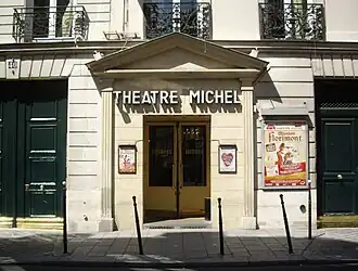 Le théâtre Michel, lieu de la première des Monstres sacrés en février 1940.