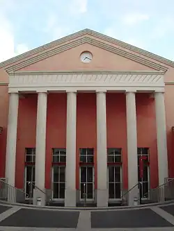 Description de cette image, également commentée ci-après