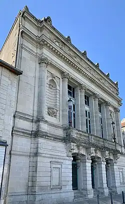Description de cette image, également commentée ci-après