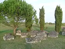 Ruines romaines au lieu-dit les Arènes.