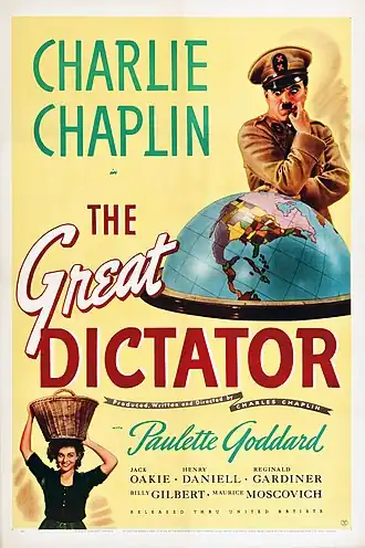 Affiche montrant Chaplin en tenue de dictateur, les yeux rivés sur un globe terrestre. Paulette Goddard est présent en bas de l'affiche portant un panier sur la  tête.
