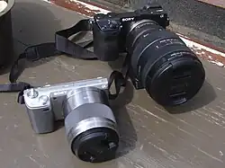 Comparaison entre un NEX-7 et un NEX-5N.