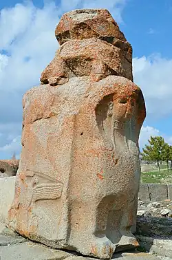 Détail de la porte des Sphinx.