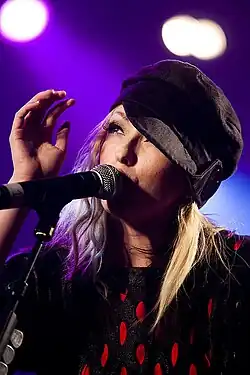 Description de l'image The Ting Tings (Optimus Alive 2009).jpg.