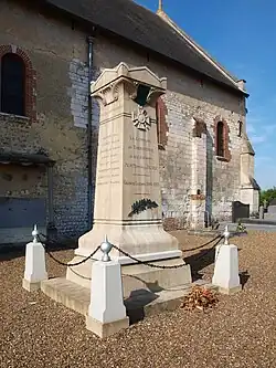 Le monument aux morts.
