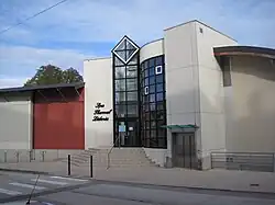 Thermes Lédonia (partie arrière du château).