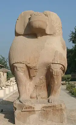 Statue colossale d'un babouin - animal sacré du dieu Thot - Règne d'Amenhotep&nbsp;III.
