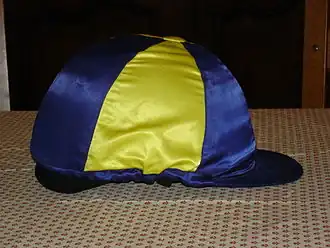 Casque de protection avec sa toque.