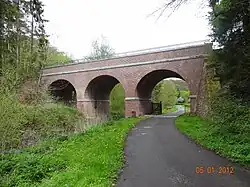 Pont à trois arches à Thuin