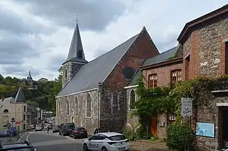 L'église vue de la rue du Moustier.