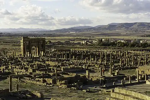 Le plan uniforme de Timgad reste visible dans les ruines actuelles du site