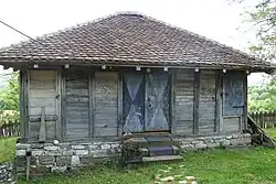 La « cour de tissage » de Rakari