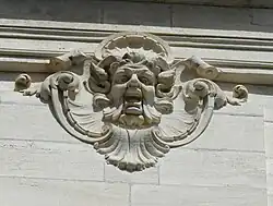 Mascaron de la façade sud-est.