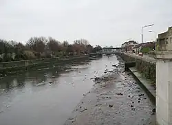 La Tolka vue depuis le Annesley Bridge, à Fairview (Dublin).