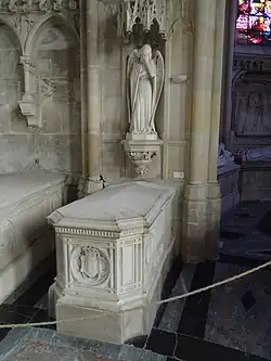 8Bathilde d'Orléans, princesse de Condé.