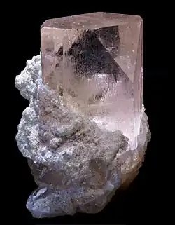 Topaze Rose - Gilgit, Pakistan - (3x1.6&nbsp;cm).