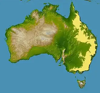 Carte topographique de l'Australie montrant la Cordillère australienne le long de la côte est.