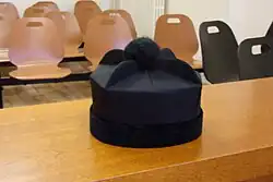 Toque d'un avocat français.