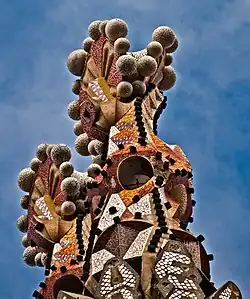 Pinacle des tours de la façade de la Passion.
