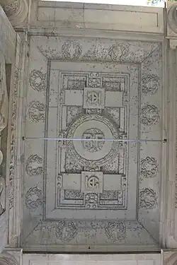 Détail du plafond de l'arc de triomphe.