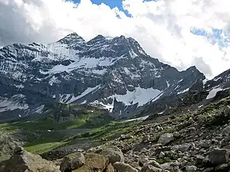 Vue de la tour Salière depuis Salanfe au nord-est.
