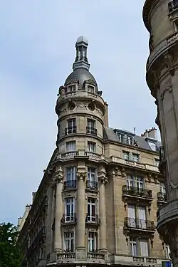 Immeuble à l'angle de la rue Marietta-Alboni (1899).