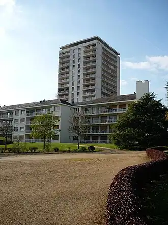Tour du Val d'Or dans le quartier du Parc de la Haye.