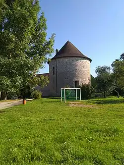 Tour de l'ancien château d'Ougney