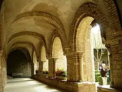 La galerie nord du cloître.