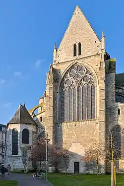 Façade est (square Prosper-Mérimée)